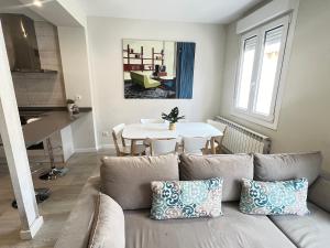 Posedenie v ubytovaní EL RINCON DE LA MERCED junto Laurel Aire acondicionado By Apartamentos Logrono