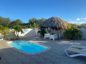 Bassein majutusasutuses Hofi Paradise Resort või selle lähedal