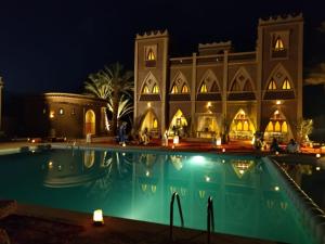 Sundlaugin á riad sbai palace eða í nágrenninu
