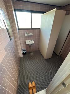 Kamar mandi di 高島市安曇川町琵琶湖徒歩3分エクシブ 高島 近くBbQ自転車無料貸出