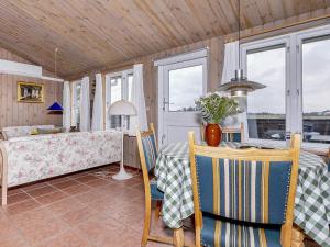 Posezení v ubytování Holiday home Thisted LIX