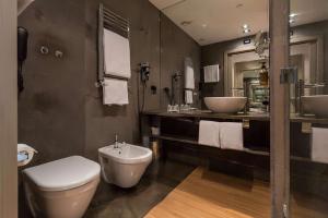 Vannituba majutusasutuses Best Western Plus The Hub Hotel
