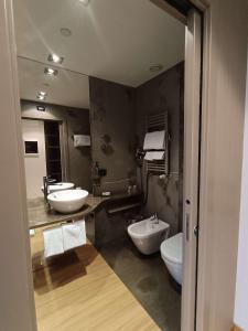 Vannituba majutusasutuses Best Western Plus The Hub Hotel