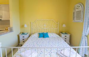 A bed or beds in a room at Yiannas Studio