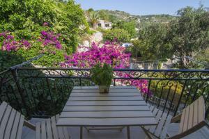 A balcony or terrace at Yiannas Studio