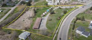 an overhead view of a road with a yellow line at SUMMERSIDE MOTEL &COTTAGES in Summerside
