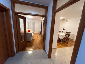 Posteľ alebo postele v izbe v ubytovaní Apartment Tina