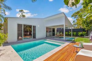 Πισίνα στο ή κοντά στο Paradise on Pacific ~ New Sunshine Beach Luxe Home