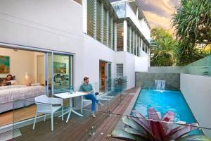 Hồ bơi trong/gần The Boat House, 5 Bryan St, Luxury Beside Beach