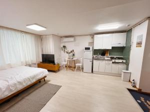 Kuchyň nebo kuchyňský kout v ubytování Easy access to Metro + 6 fotografií