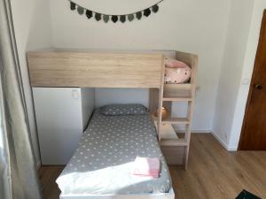 Posteľ alebo postele v izbe v ubytovaní Vistas al mar y barbacoa