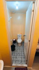 Ванна кімната в CheRi Backpackers Hostel