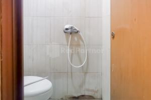 Vonios kambarys apgyvendinimo įstaigoje Tangki Residence 2 RedPartner