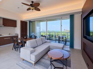 A seating area at The Pool & Sauna Villa MOTOBU