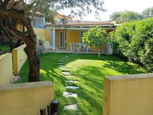 Κήπος έξω από το Apartment in Sardinia near Surf Paradise