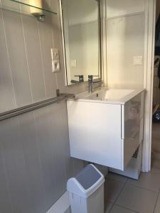 Kúpeľňa v ubytovaní A 5 minutes a pied du centre , Appartement T2 Font-Romeu