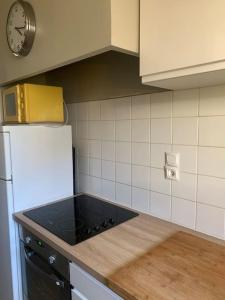 Kuchyňa alebo kuchynka v ubytovaní A 5 minutes a pied du centre , Appartement T2 Font-Romeu