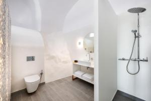 Bilik mandi di Palm Island Suites