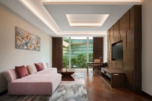 TV a/nebo společenská místnost v ubytování JW Marriott Hotel Hanoi