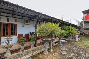 Zahrada ubytování RedDoorz Syariah near RS Bhayangkara Nganjuk