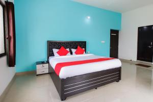Postel nebo postele na pokoji v ubytování OYO Flagship 49907 Hotel Udaipur Valley