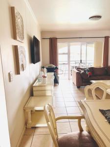 Et tv og/eller underholdning på Portobelo 46, Diaz Beach, Mossel bay #Gardenroute + 17 billeder