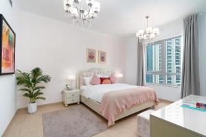 Postel nebo postele na pokoji v ubytování Ultimate Stay / 4 Beds / Burj Khalifa and Opera View