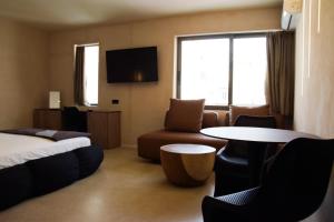 99 Adrianou Apartments TV 또는 엔터테인먼트 센터