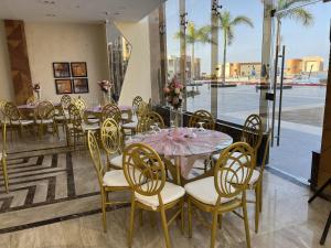 Helnan Hotel - Port Fouad餐厅或其他用餐的地方