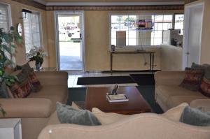 Gallery image of Travelers Inn Manteca in Manteca