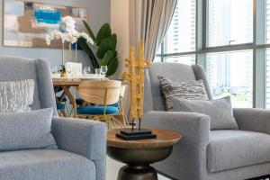 Posezení v ubytování Ultimate Stay / 7 people / Spacious / Dubai Creek with Marina Views