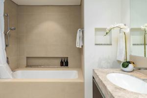 Koupelna v ubytování Ultimate Stay / 7 people / Spacious / Dubai Creek with Marina Views
