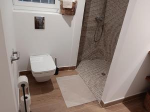 A bathroom at casa santa caterina