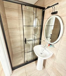 A bathroom at Sayeban Hotel Istanbul