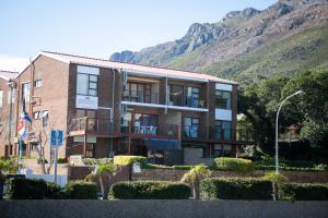 Gallery image of Summer Place Gordons Bay in Gordonʼs Bay