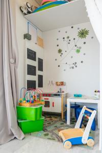 Zdjęcie z galerii obiektu AcroLofts M62 with Playground w Atenach