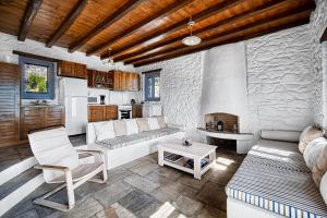 Η κουζίνα ή μικρή κουζίνα στο Diasella 1 +12 φωτογραφίες