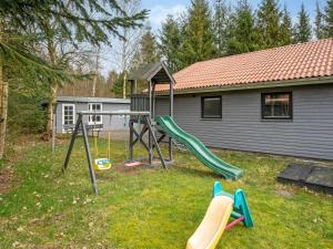 Herní místnost nebo prostor pro děti v ubytování Holiday Home Anine - 200m to the inlet by Interhome