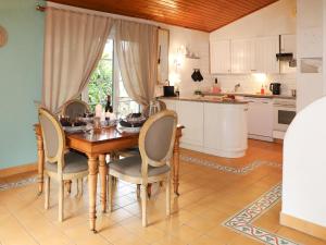 Kuchyň nebo kuchyňský kout v ubytování Holiday Home Le Mas Saphir by Interhome