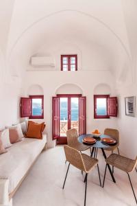 Χώρος καθιστικού στο Terracotta Cave House (2)