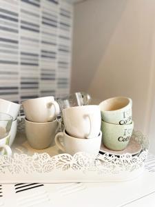 Coffee and tea making facilities at EASYROOMS ONE