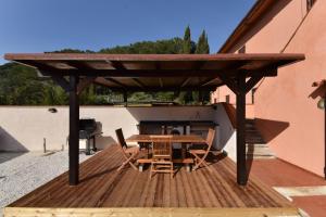A balcony or terrace at Duca House