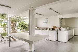 Fotografie z fotogalerie ubytování Hilo Apartment with Lanai - 2 Mi to Beaches! v destinaci Hilo