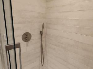 Et badeværelse på De la Rosa Marbella