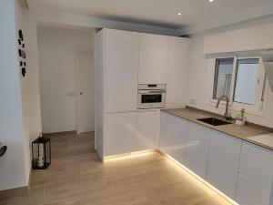 Køkken eller tekøkken på De la Rosa Marbella + 20 billeder