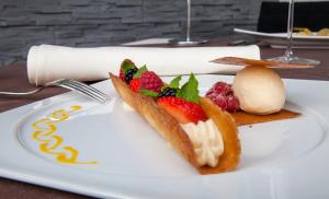 Makanan di atau berdekatan hotel