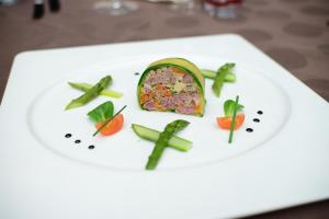 Makanan di atau berdekatan hotel