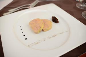 Makanan di atau berdekatan hotel