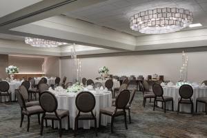 Restaurace v ubytování Sheraton Fort Worth Downtown Hotel