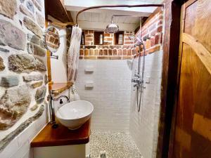 Ένα μπάνιο στο Apartamentos El Naranjo